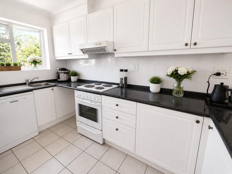 2 Bedroom Property for Sale in Heldervue Western Cape